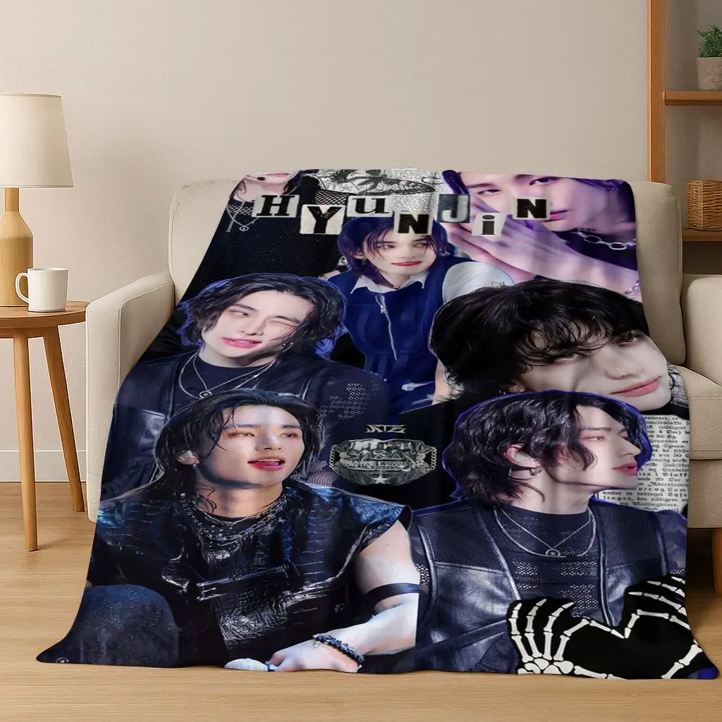 D Hyunjin Solo KPOP Flannel Th - đánh giá và giá Home Office Cozy